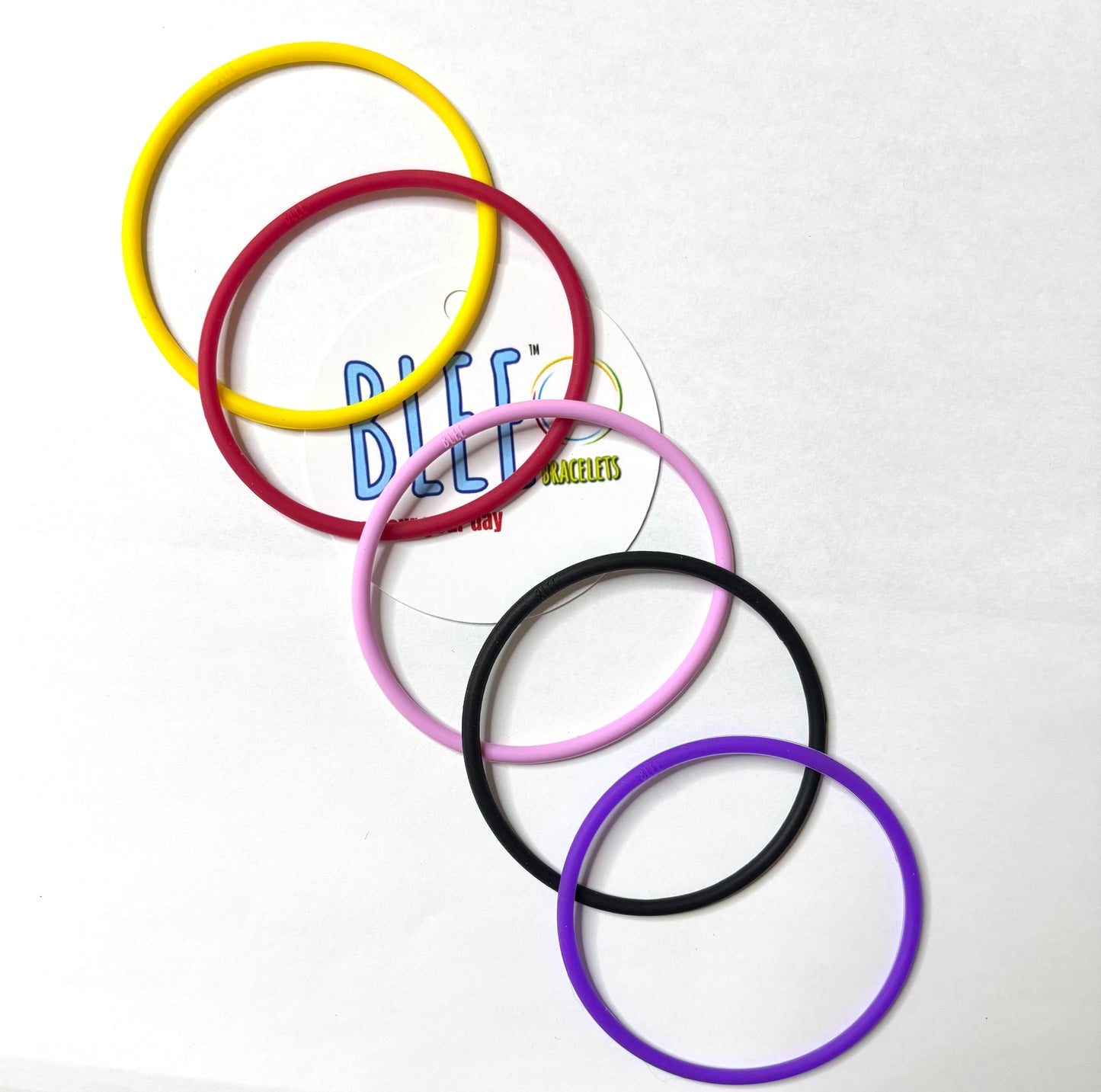 5pc ....5 BLEE BRACELETS 6.5"