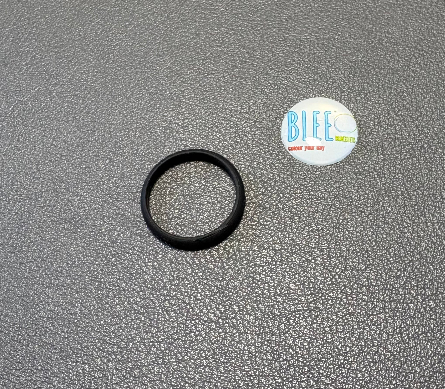 RING: MR. VOSS black