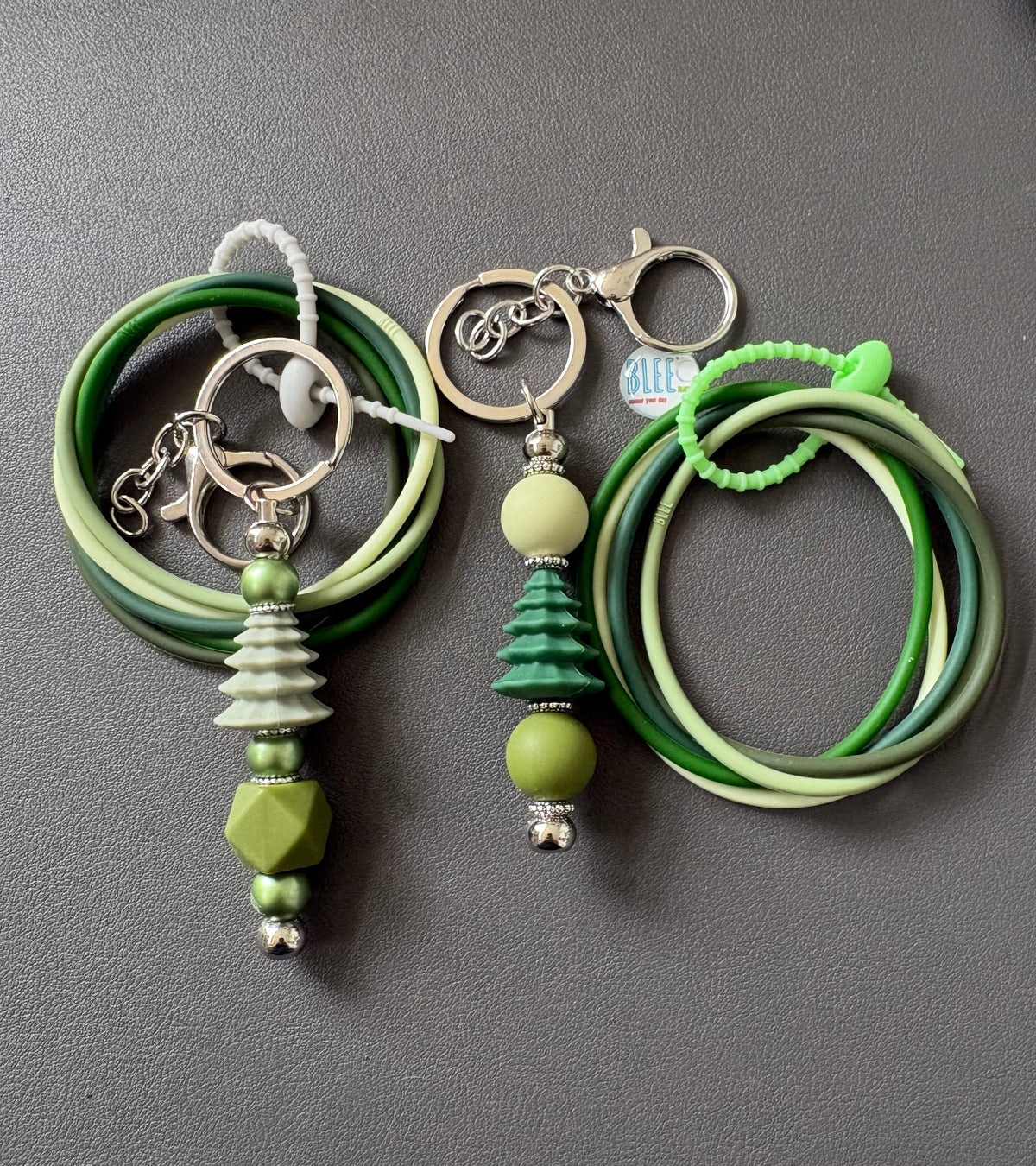 BLEE MINI FLIGHT WITH PINE TREE KEYCHAIN SET
