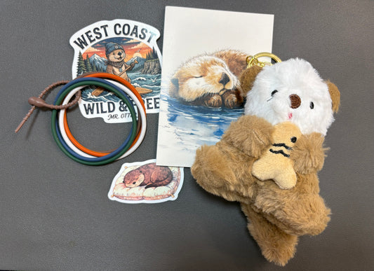 WEST COAST WILD & FREE BLEE PACK with plush Mr. Otter keychain