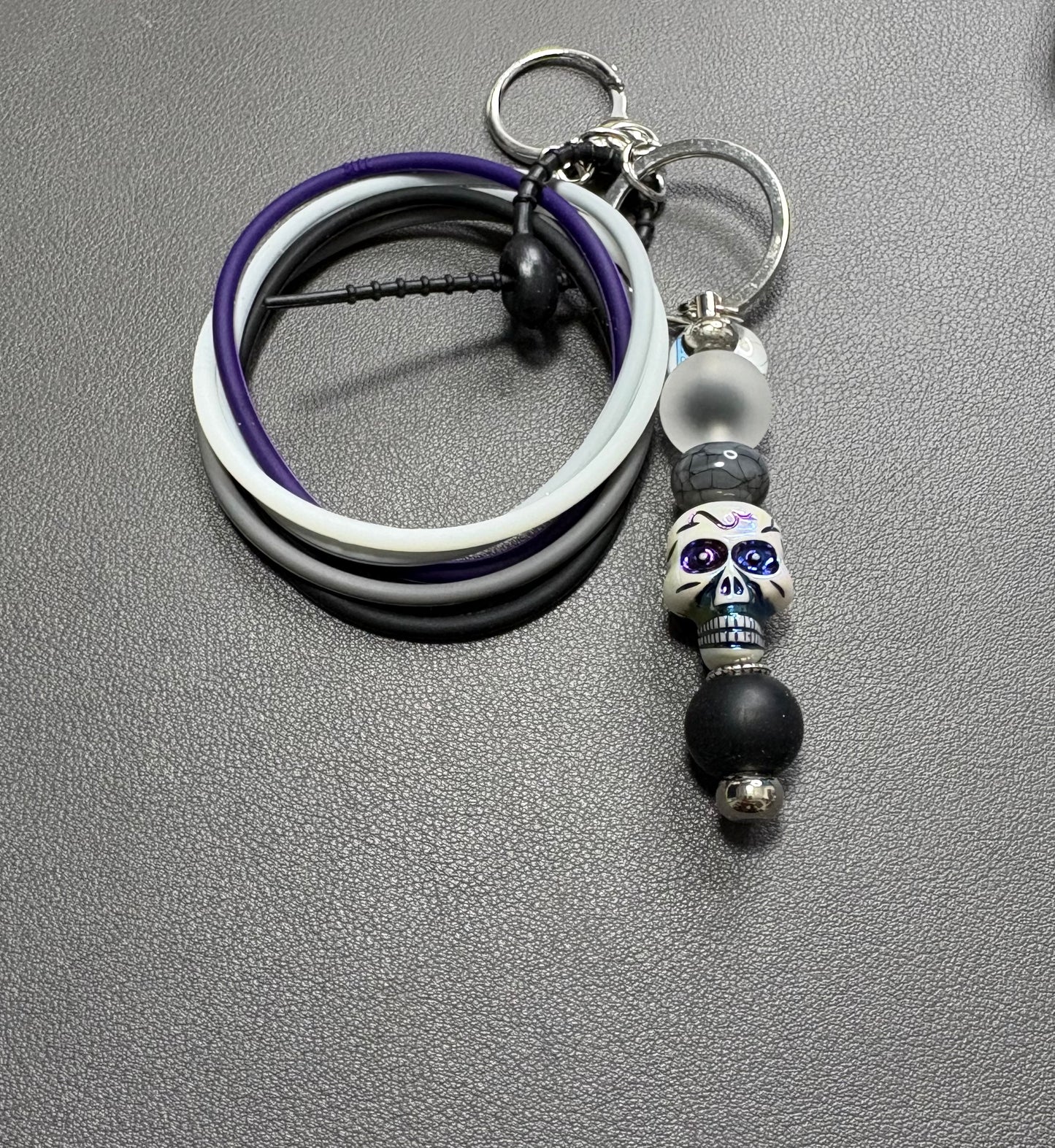 BLEE MINI FLIGHT WITH SKULL KEYCHAIN