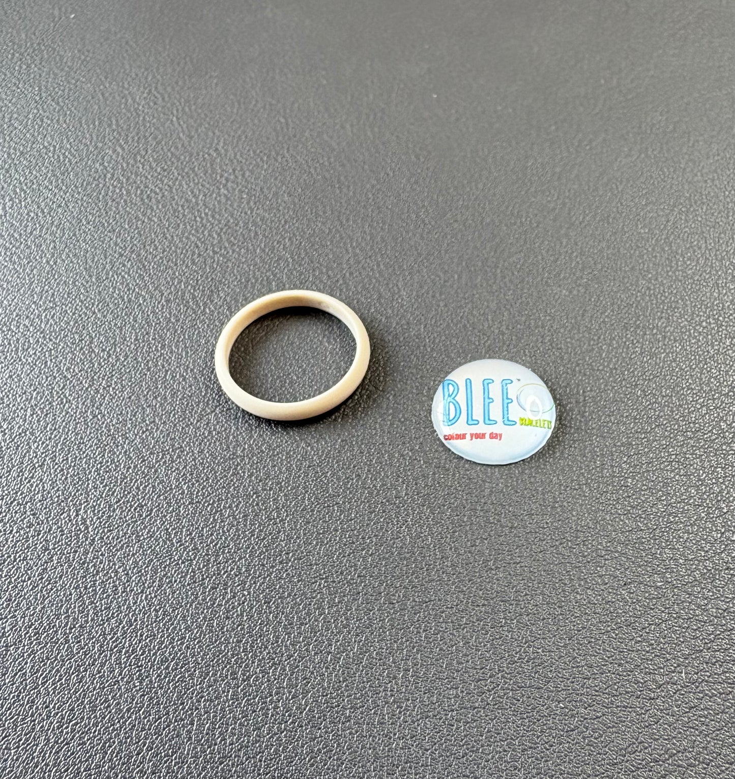 RING: SHE’s GOT CLASS light beige