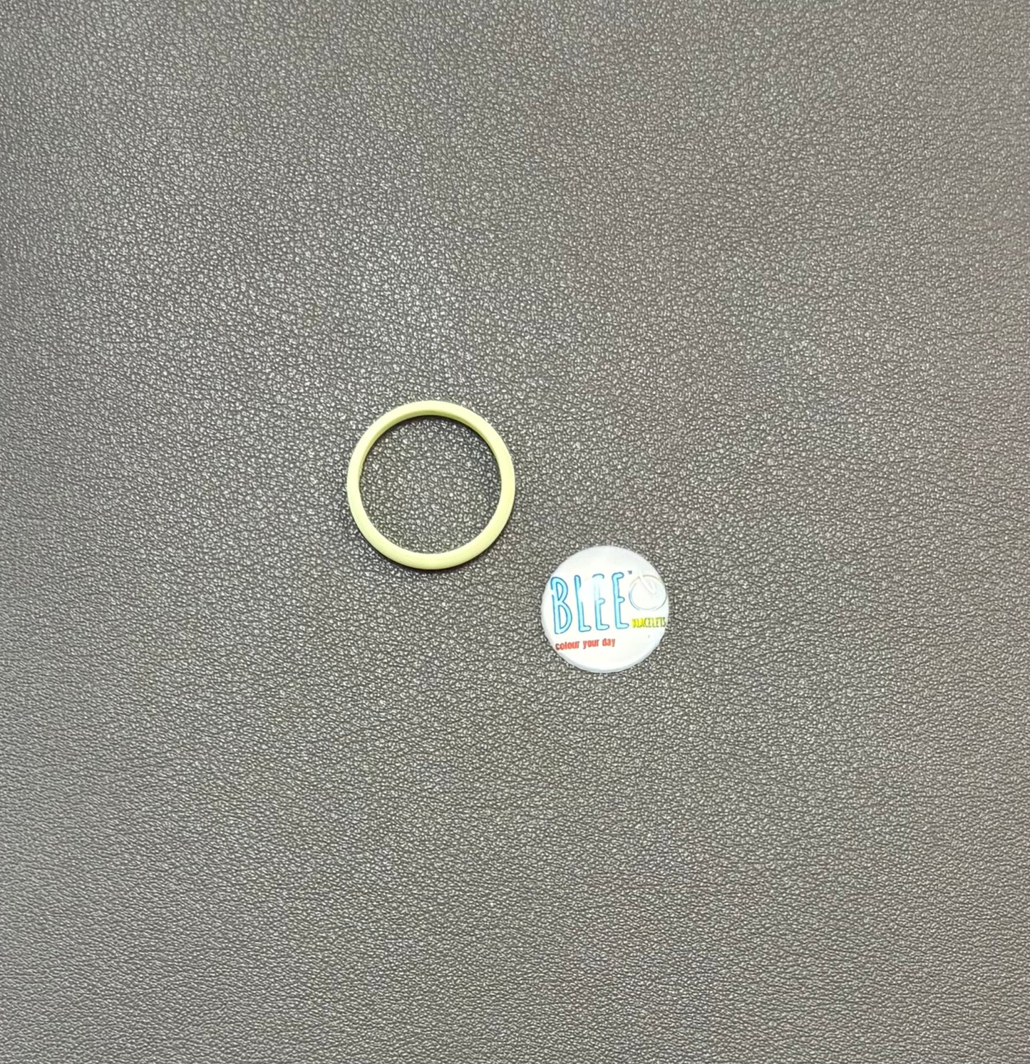 RING: MISSING KEYS light sage green