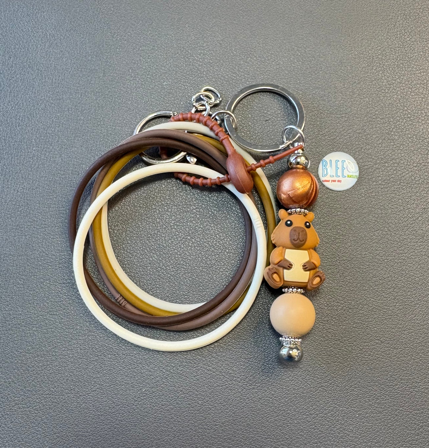 BLEE MINI FLIGHT WITH CAPYBARA KEYCHAIN