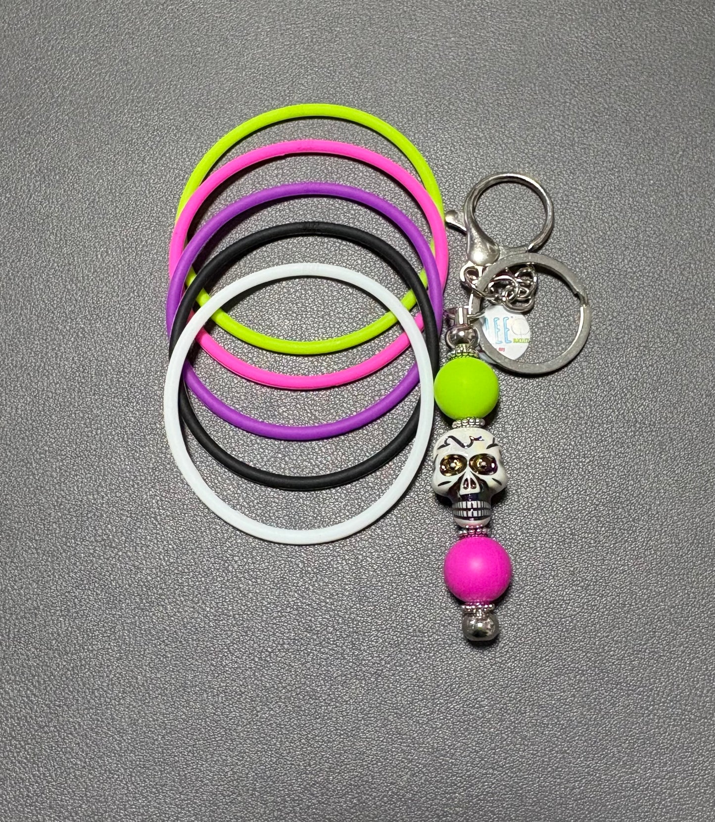 BLEE MINI FLIGHT WITH ACRYLIC SKULL KEYCHAIN SET
