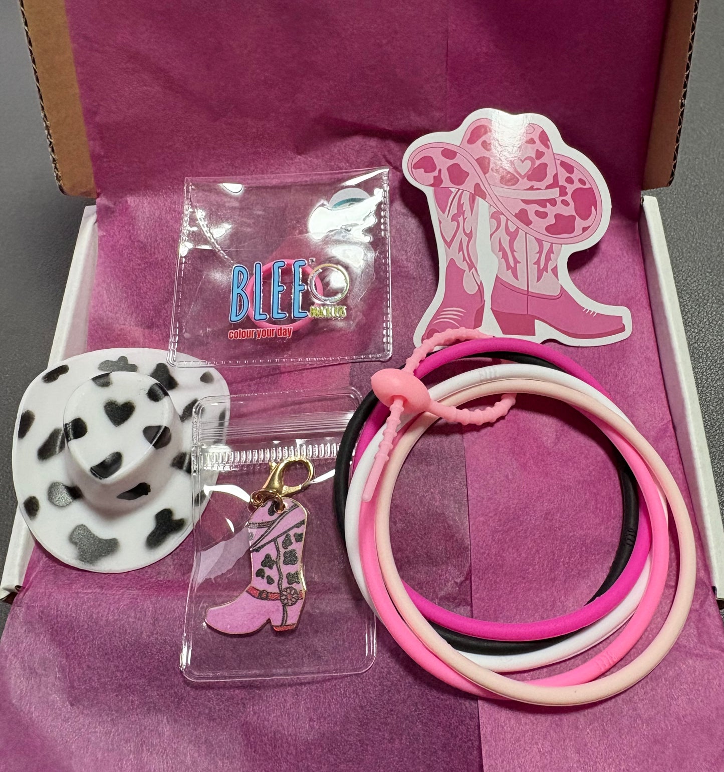 PINK COWGIRL mini BLEE flight