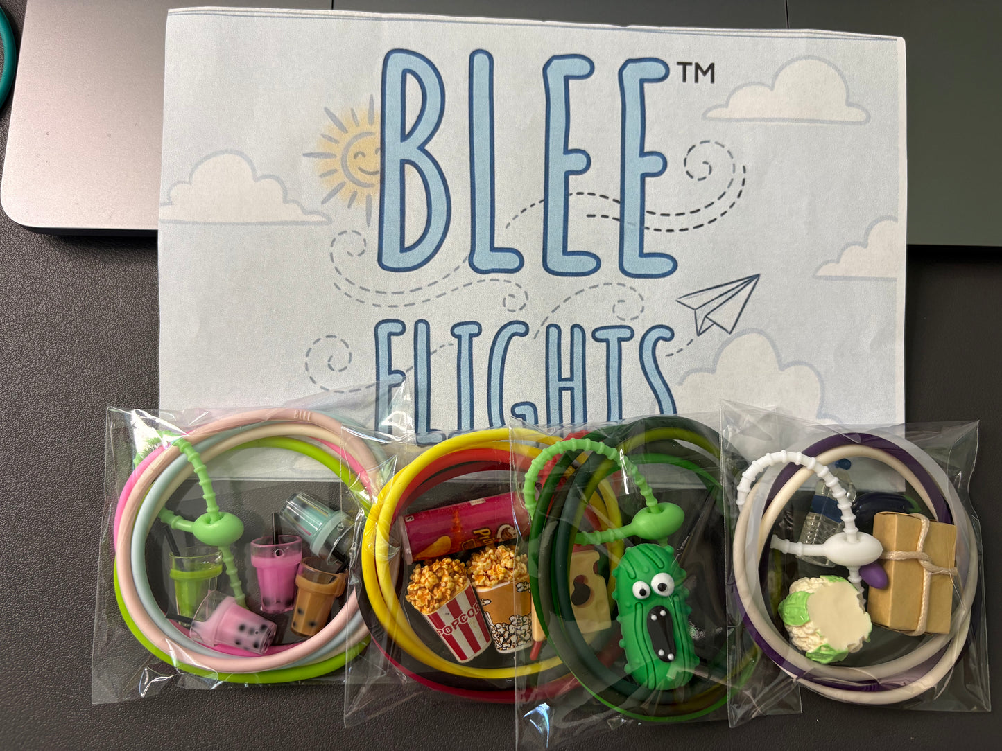 WE LOVE MINIS FLIGHT (please add the size you need in the notes of your order)