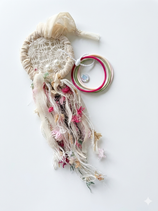 BLEE MINI FLIGHT WITH GYPSY DREAM CATCHER 